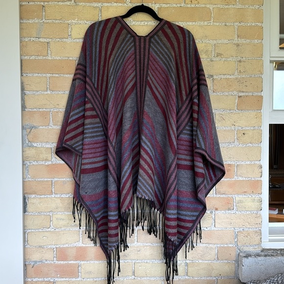 NWOT. Super soft Striped Fringe Poncho - Picture 3 of 3